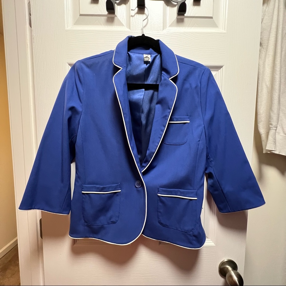 BP blue with white piping blazer large